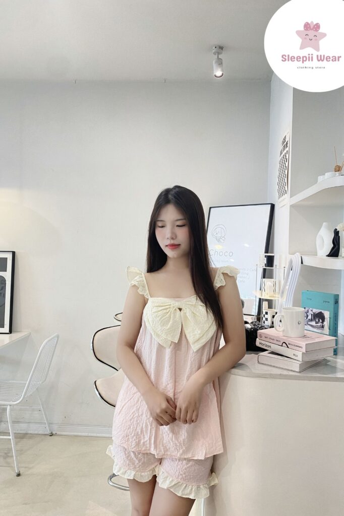 Đồ Ngủ Sexy Thoải Mái: Bí Quyết Chọn Lựa Phòng Ngủ Quyến Rũ